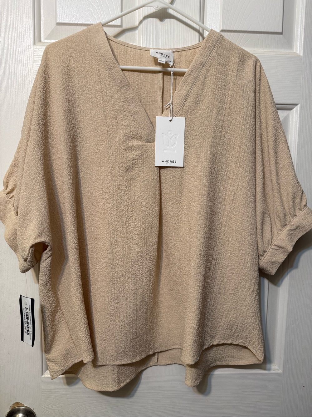 ANDREE BY UNIT Beige V-Neck Textured Dolman Blouse
